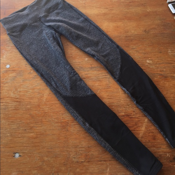 Grey Knit lululemon Leggings - Picture 2 of 8
